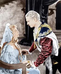 Hamlet Prints: HAMLET, from left: Jean Simmons, Laurence Olivier, 1948