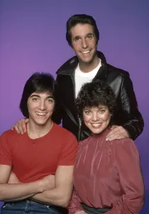 Erin Prints: HAPPY DAYS, from left: Scott Baio, Henry Winkler, Erin Moran, (1982), 1974-84