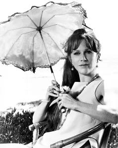 Parasol Prints: HARPER, Julie Harris, 1966