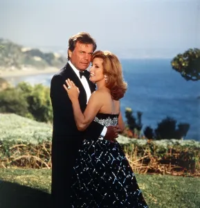 Stefanie Prints: HART TO HART, from left: Robert Wagner, Stefanie Powers, 1979-1984