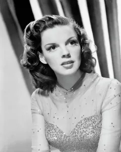 Images Dated 7th September 2006: THE HARVEY GIRLS, Judy Garland, 1946