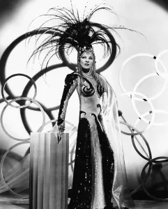 Images Dated 8th July 2013: THE HEAT'S ON, Mae West, 1943