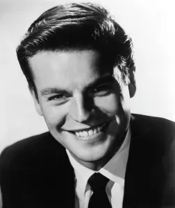 BETWEEN HEAVEN AND HELL, Robert Wagner, 1956, (c) 20th Century Fox, TM & Copyright / Courtesy: Everett Collection