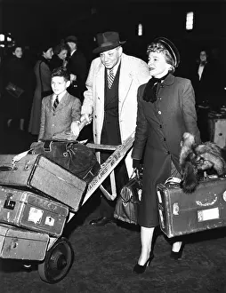 Jamie Prints: Helen Hayes with her husband Charles MacArthur and adopted son