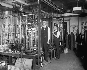 Chemist Prints: Helium gas storage in 1923. The U