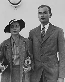 Agar Prints: Herbert S. Agar arriving in New York on the S.S. Olympic, with his wife, June 5, 1934