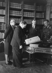 Looting Prints: Hermann Goering at Einsatzstab Rosenberg headquarters in Paris