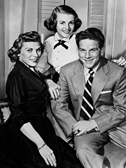 Wilson Prints: YOUR HIT PARADE, from left: Eileen Wilson, Dorothy Collins, Snooky Lanson, 1950-1959