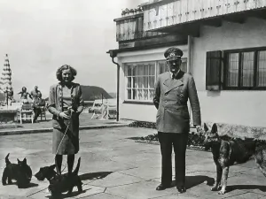 Adolf Prints: Hitler and Ava Braun with their dogs at Berchtesgaden
