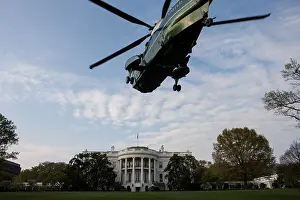 Obama Prints: HMX-1 Nighthawks helicopter squadron practice landing on the South Lawn of the White House