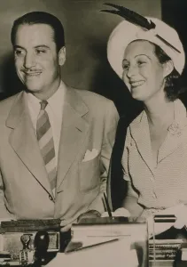 Images Dated 15th June 2009: Hollywood producer, Mike Frankovich (1910-1992) and bride to be