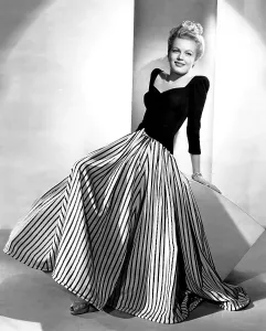 Images Dated 12th June 2014: HOME IN INDIANA, June Haver, in a gown by Bonnie Cashin