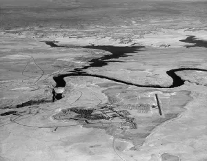 Images Dated 8th March 2007: Hoover Dam and the city of Page, 1969. Courtesy: CSU Archives/Everett Collection