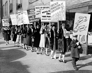Prices Prints: Housewife members of the Chicago Federation of Consumers demonstrate against wartime inflation