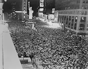 Times Square Prints: Huge crowd packed into Times Square