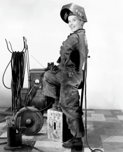 I LOVE A SOLDIER, Paulette Goddard, 1944