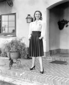 Images Dated 3rd March 2016: I WANT A DIVORCE, Joan Blondell in outfit designed by Edith Head, 1940