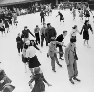 Images Dated 6th March 2012: Ice skaters at Rockefeller Center in New York City. December 1941