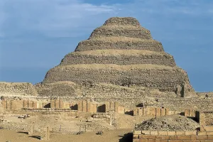 IMHOTEP (ca. 2667 BC-2648 BC). The step pyramid of Djoser. 2668 -2649 BC. EGYPT. Saqqara. Pyramid of Djoser. Pyramid and funerary complex of the Pharaoh. Egyptian art