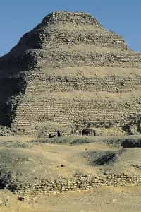 IMHOTEP (ca. 2667 BC-2648 BC). The step pyramid of Djoser. 2668 -2649 BC. EGYPT. CAIRO. Saqqara. Pyramid of Djoser. Egyptian art. Old Kingdom. Architecture