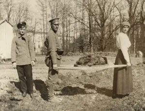 Imprisoned Prints: Imprisoned family of Russian Czar Nicholas II gardening at Tsarskoe-Selo. 1917