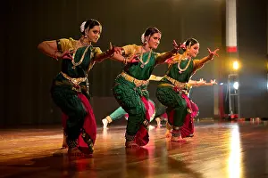 State Visits Prints: Indian dancers perform prior to the State Dinner for President Obama at Rashtrapati Bhawan
