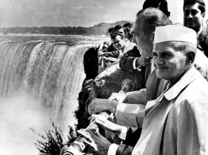 Niagara Falls Prints: Indian Prime Minister Lal Bahadur Shastri visits Niagara Falls