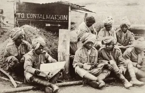 Colonial Troops Prints: Indian soldiers reading illustrated papers in Europe during WW1