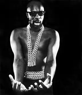 Sunglasses Prints: Isaac Hayes, 1970s. Courtesy: CSU Archives / Everett Collection