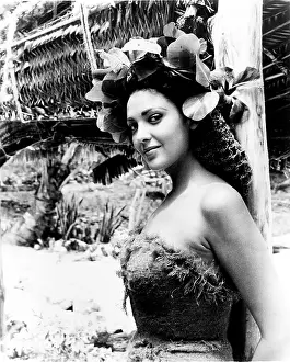 Snood Prints: ISLAND OF DESIRE, (aka SATURDAY ISLAND), Linda Darnell, 1952