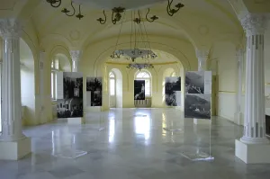ITALY. Capri. Capri Island. Interior de Vila Fersen. "Sacred to Love and Pain". AISA/Everett Collection**US SALES ONLY**