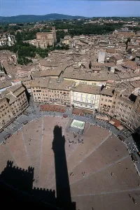 ITALY. Siena. Piazza de Il Campo, where Il Palio takes place. AISA/Everett Collection**US SALES ONLY**