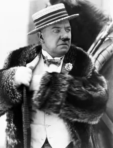 Images Dated 5th August 2014: IT'S THE OLD ARMY GAME, W.C. Fields, 1926