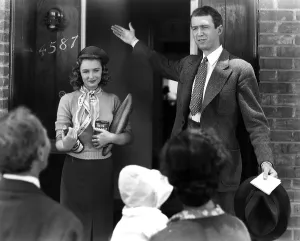 Welcoming Prints: IT'S A WONDERFUL LIFE, Donna Reed, James Stewart, 1946