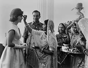Sari Prints: Jacqueline Kennedy having a bindi placed on her forehead at Jaipur