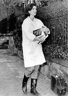 Casual Dress Prints: Jacqueline Kennedy, moving into her new Georgetown home