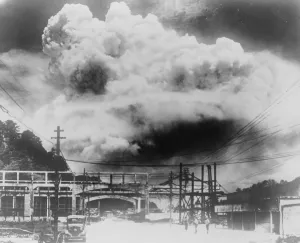 Images Dated 8th May 2008: Japanese photo of the mushroom cloud of the atomic bomb blast in Nagasaki