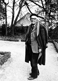 Author Prints: Jean Piaget, author, 1974. Courtesy: CSU Archives / Everett Collection