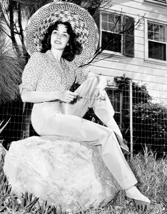Straw Hat Prints: Jennifer Jones, at home, May 1944