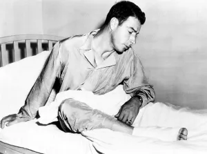 Cast Prints: Joe DiMaggio at John Hopkins hospital in Baltimore with a heel injury