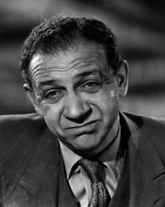 Images Dated 28th April 2010: JOHN AND JULIE, Sid James, 1955