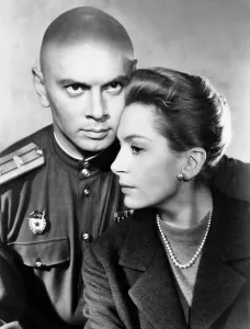Images Dated 21st May 2015: THE JOURNEY, from left, Yul Brynner, Deborah Kerr, 1959