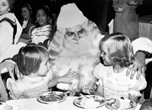 Cake Prints: Julie, 4, and Patricia, 6, daughters of Vice President-elect Richard Nixon