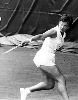 Tennis Prints: Kerry Melville, 1971. Courtesy: CSU Archives / Everett Collection