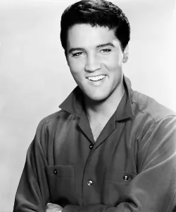 Images Dated 17th March 2015: KISSIN COUSINS, Elvis Presley, 1964