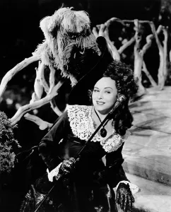 Images Dated 27th October 2015: KITTY, Paulette Goddard, 1945