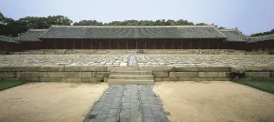 Soul Prints: KOREA. Seoul. Jongmyo Shrine (14th c.-1608). AISA/Everett Collection**US SALES ONLY**