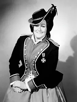 LA FILLE DU REGIMENT, (aka THE DAUGHTER OF THE REGIMENT), Joan Sutherland, 1968.. Courtesy: CSU Archives / Everett Collection