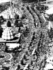 Worlds Fair Prints: Labor Day weekend crowds at The World's Fair