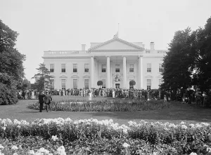 Lcgr1511 Prints: Lafayette Park after the death of Calvin Coolidge, Jr. the President's 16 year old son